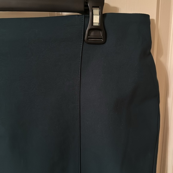 Van Heusen Green Pencil Skirt! - Picture 5 of 14